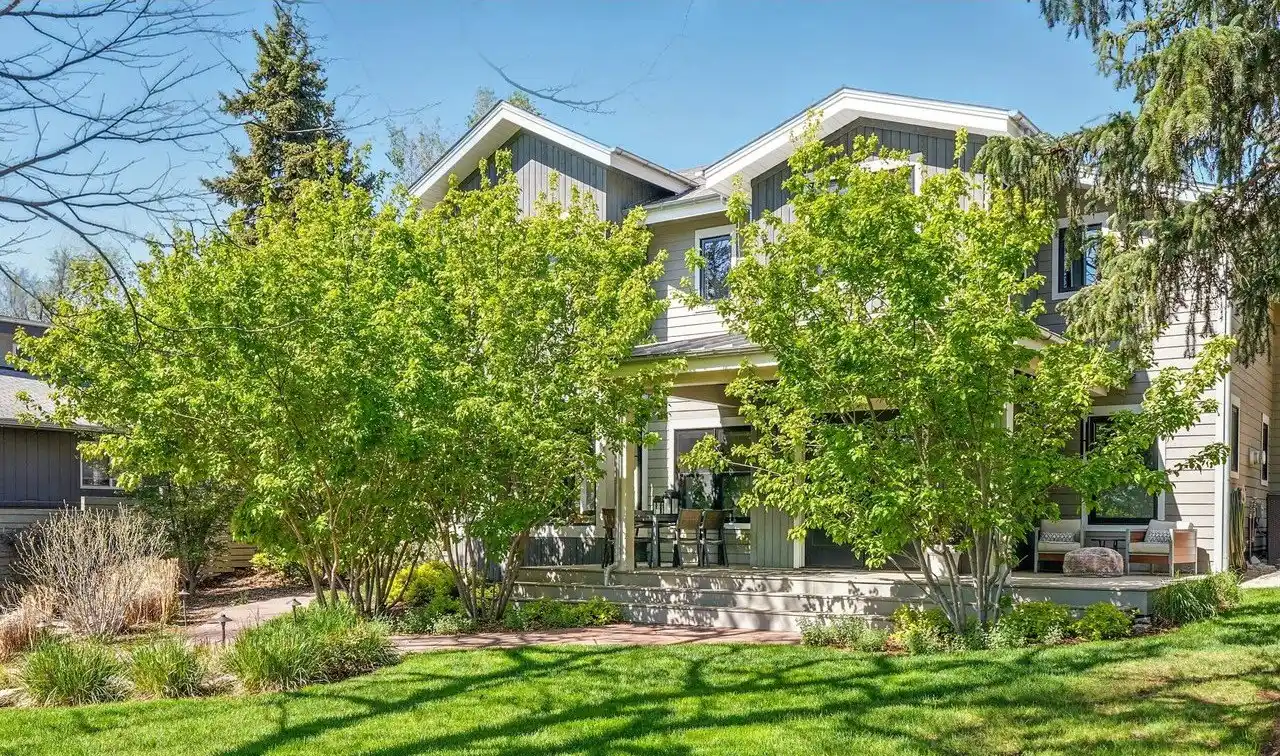 Beautifully Designed Home in Beloved Newlands