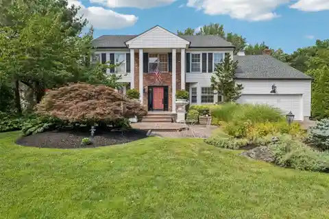 Elegant Colonial Living in Desirable Esquire Estates