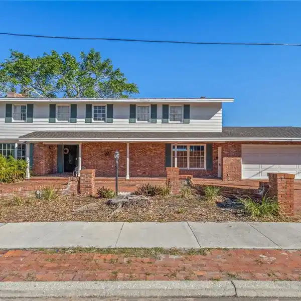 MAJESTIC RIVERFRONT PROPERTY