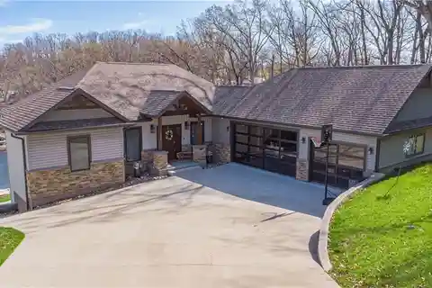 Lakefront Getaway