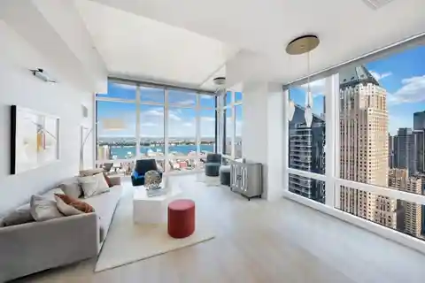 An Aerie Nest Above Midtown Manhattan