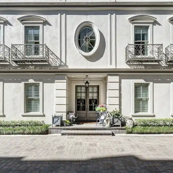 ELEGANT GATED RESIDENCE WITH ELEVATOR AND GOURMET KITCHEN