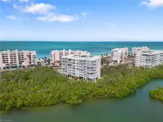 Beautiful Bay-View Unit in Barefoot Beach Club