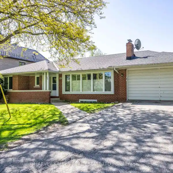 CHARMING BUNGALOW WITH FLEXIBLE FUTURE OPTIONS