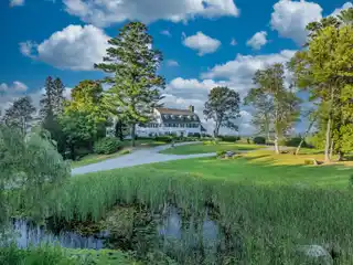 Adair Estate on About 182 Acres