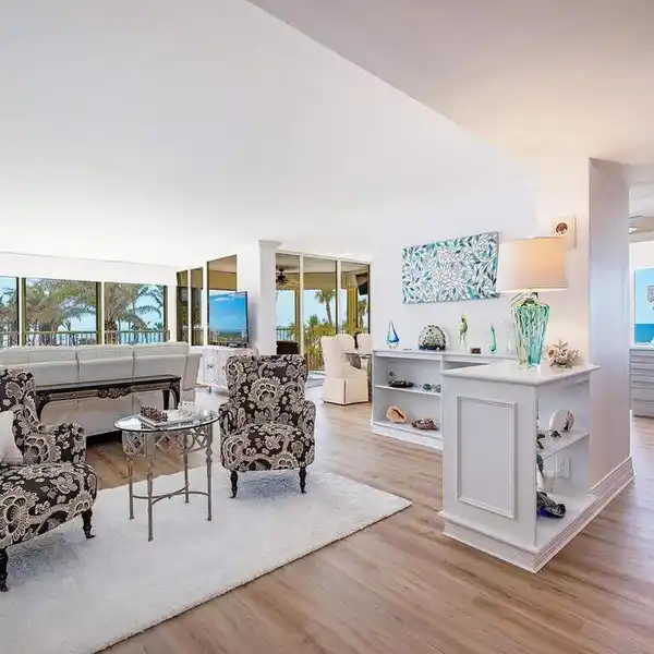 LUXURY GULF-FRONT LIVING AT LA MER