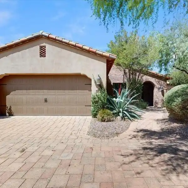 LUXURY HOME WITH GOLF COURSE VIEWS
