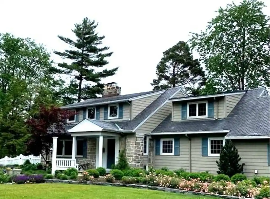 Sought After First Floor Master in Shaker Heights