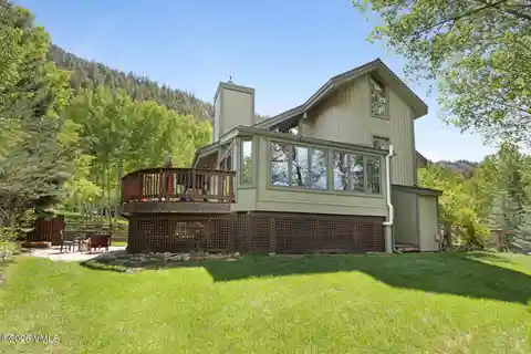 Mountain Living Meets Spacious Family Comfort