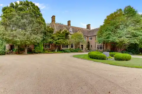 Windmill Hollow Manor