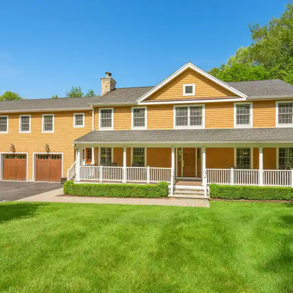 BEAUTIFUL HOME IN BRIARCLIFF MANOR