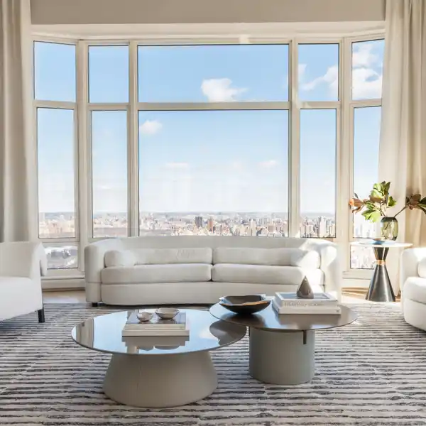 MAGNIFICENT FULL-FLOOR PENTHOUSE WITH BREATHTAKING VIEWS