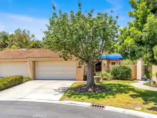 Single-Level End-Unit Garden Home