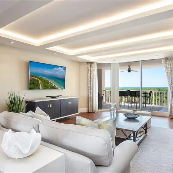 STYLISH TOWER RESIDENCE WITH A BEAUTIFUL GULF VIEW