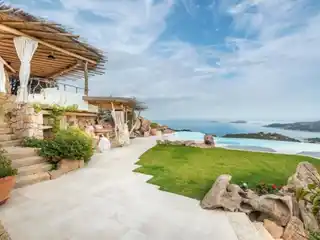 Pantogia Luxury Villa Carved into the Rock