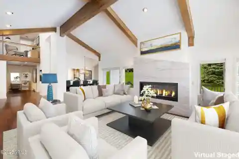 Delightful Mountain Residence in Exclusive Arrowhead