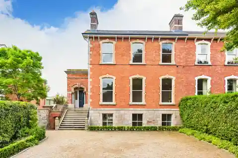 9 Ailesbury Road