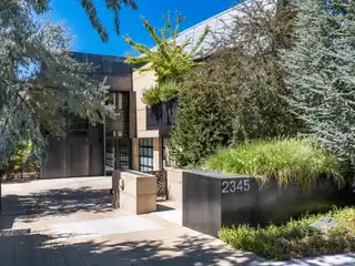 Architecturally Significant Home in Beautiful Natural Surroundings