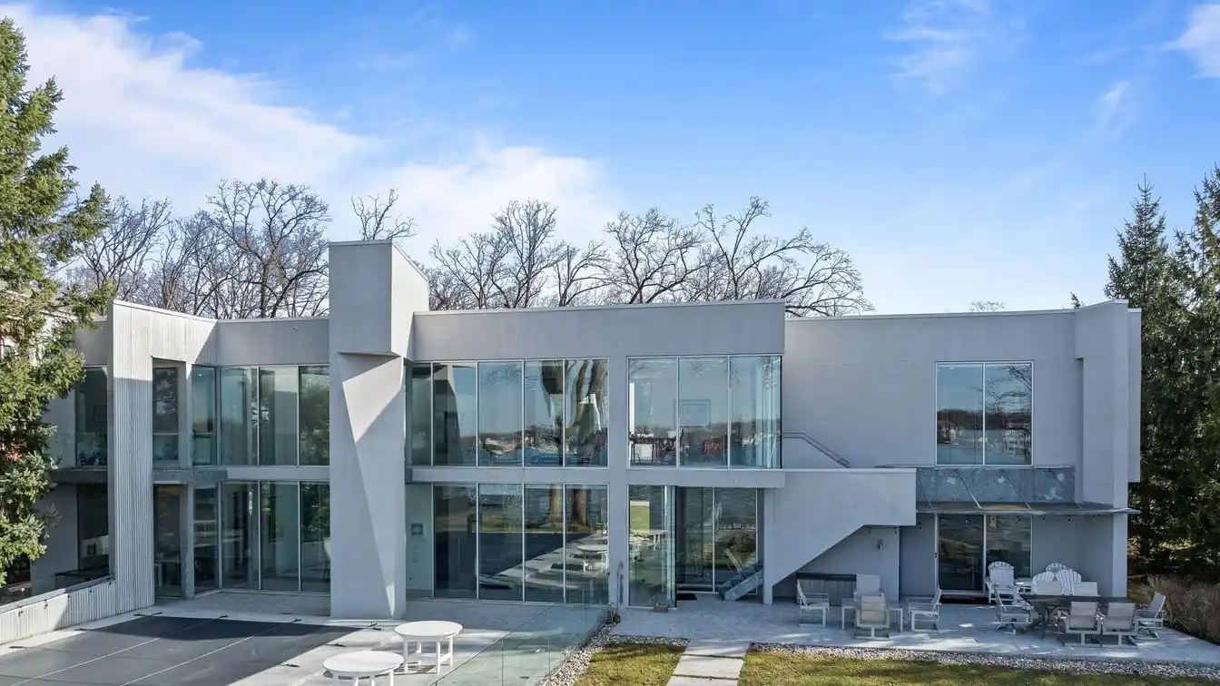 Modern Masterpiece on Union Lake