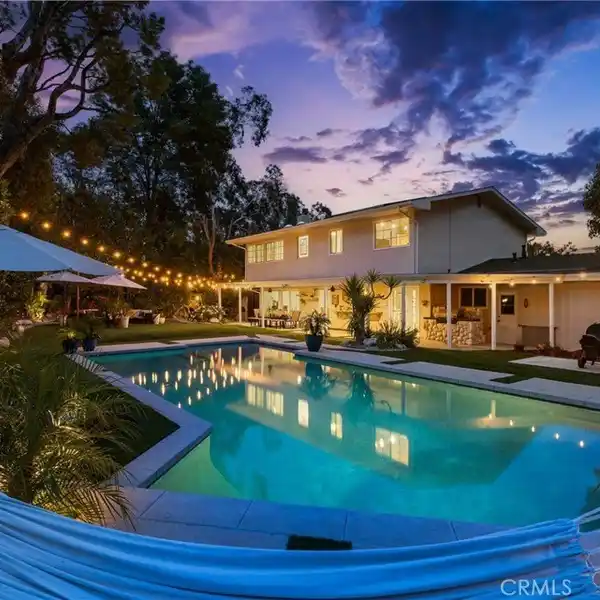 REMODELED WOODLAND HILLS POOL HOME