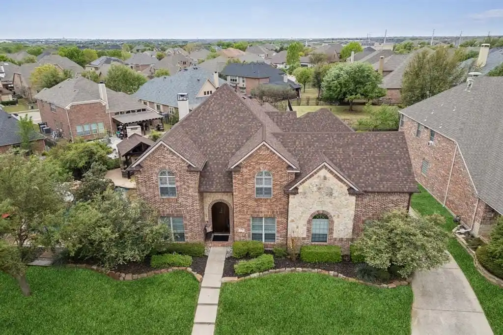 Updated Beauty in Sought-after Gentle Creek