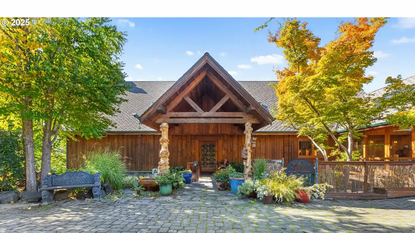 Custom-built Home in the Heart of Eugene