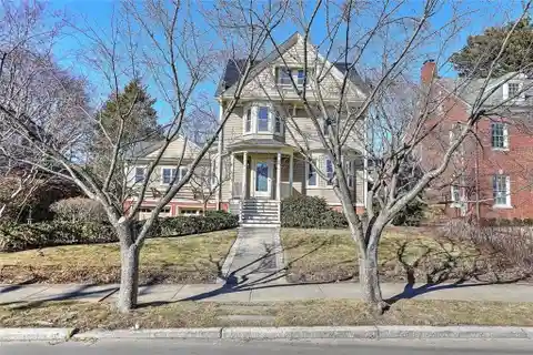 Exceptionally Remodeled 1900s Colonial