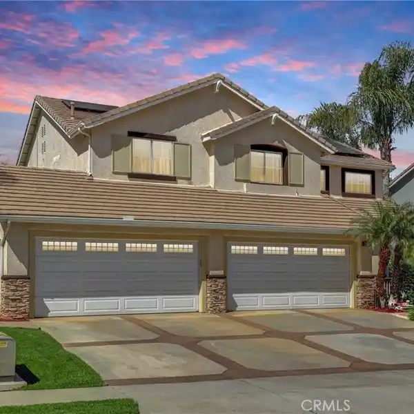 RESIDENCE OFFERING AN ARRAY OF SOUGHT-AFTER FEATURES