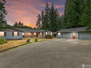 Premier Kent Equestrian Estate with Custom Show Barn