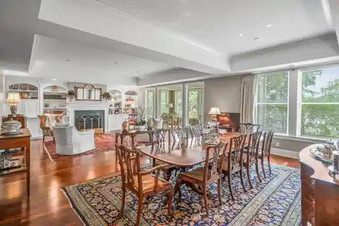 Luxurious Second Floor Condominium