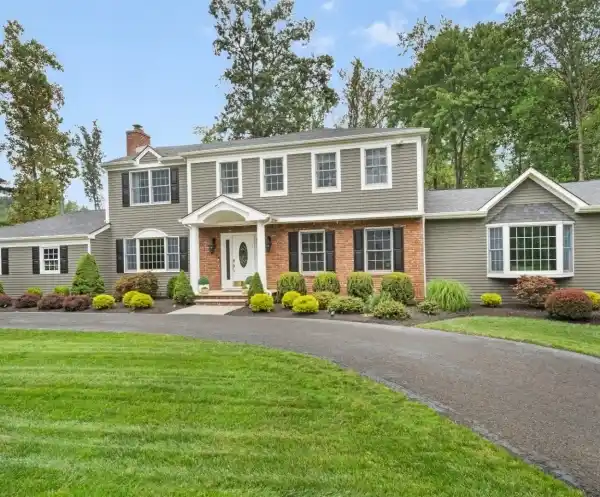 IMPECCABLY MAINTAINED COLONIAL HOME