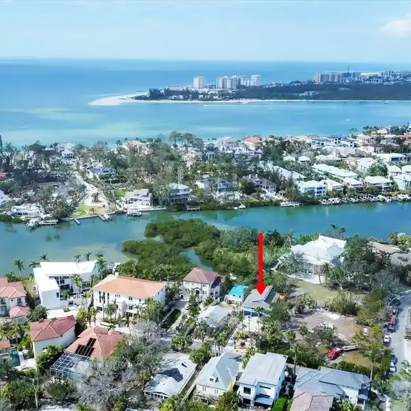 METICULOUSLY MAINTAINED HOME IN ROBERTS POINT