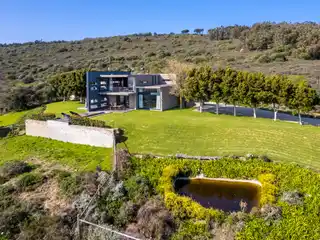 Luxury Villa on a Exquisite Peace of Land
