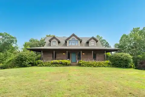 Rustic Charm Meets Boundless Mountain Serenity