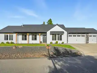 Modern Farmhouse in Luxurious Gated Community