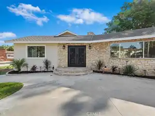 Newly Remodeled Entertainer’s Delight