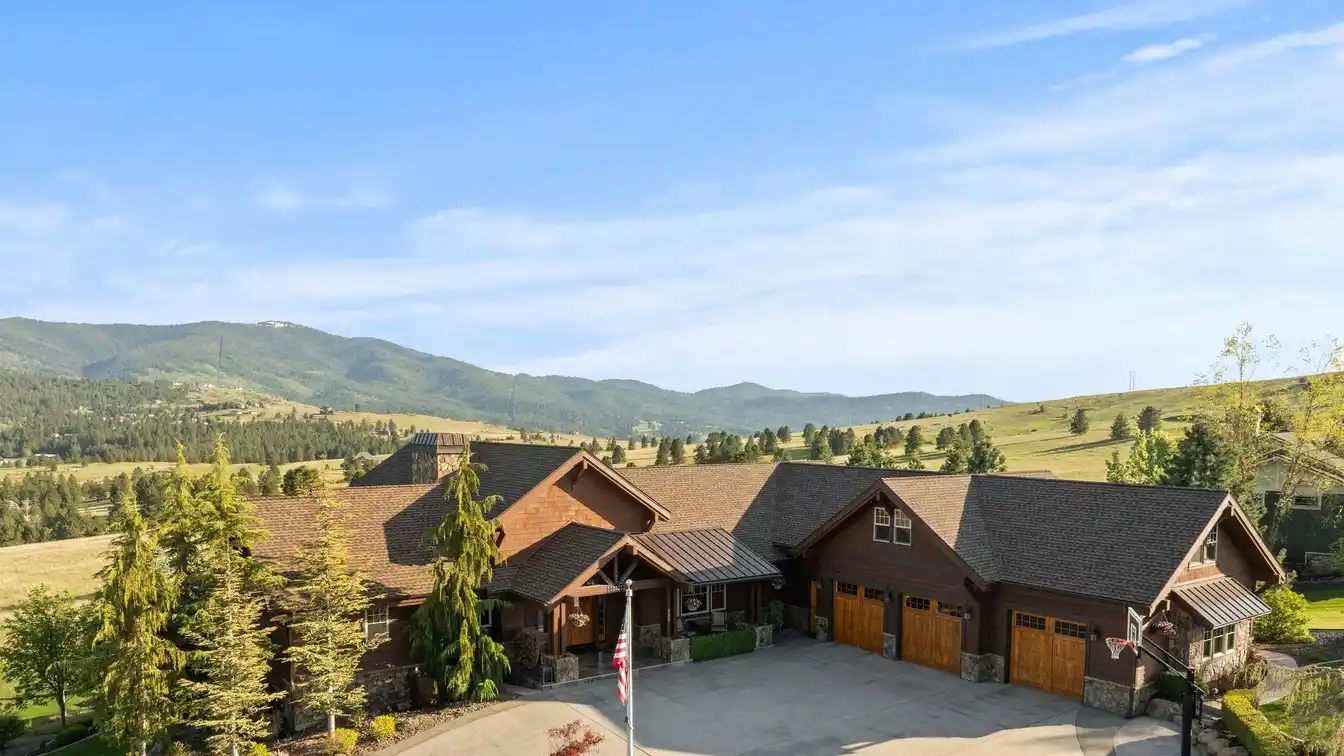 Spectacular Legacy Ridge Property