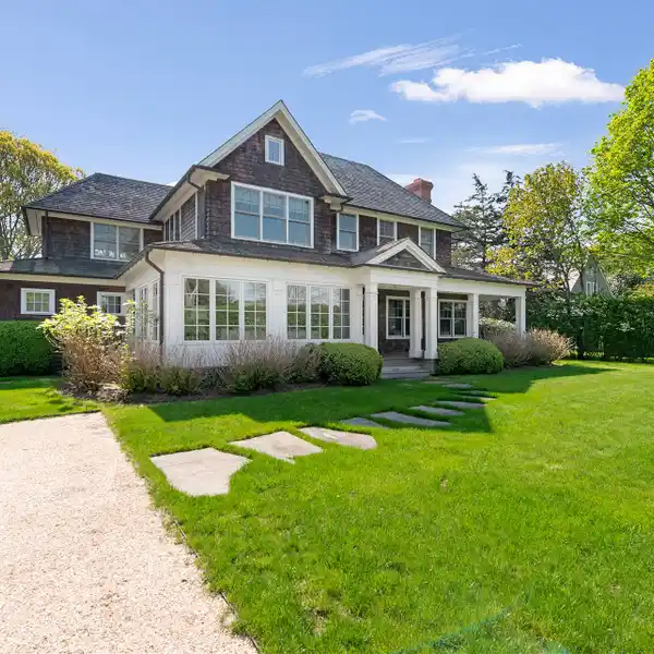 BEAUTIFUL FIVE BEDROOM HOME FOR LEASE