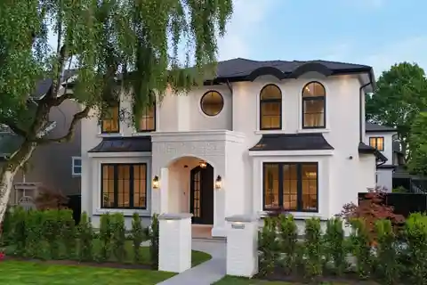 Extraordinary Residence in the Heights