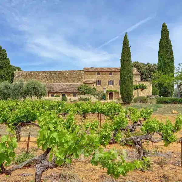 DELIGHTFUL PROPERTY OFFERS AN INCREDIBLE VIEW OVER THE SURROUNDING COUNTRYSIDE