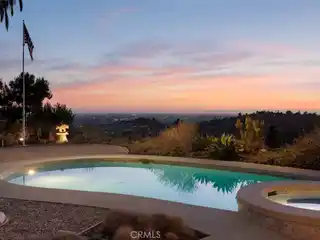Architectural Hilltop Retreat