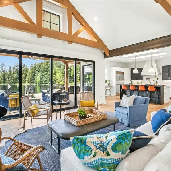 GORGEOUS HOME IN CRYSTAL LAKE