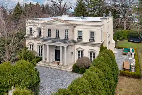 Gorgeous Estate in a Discreet Upscale Enclave