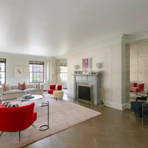 NEWLY RENOVATED PARK AVENUE APARTMENT