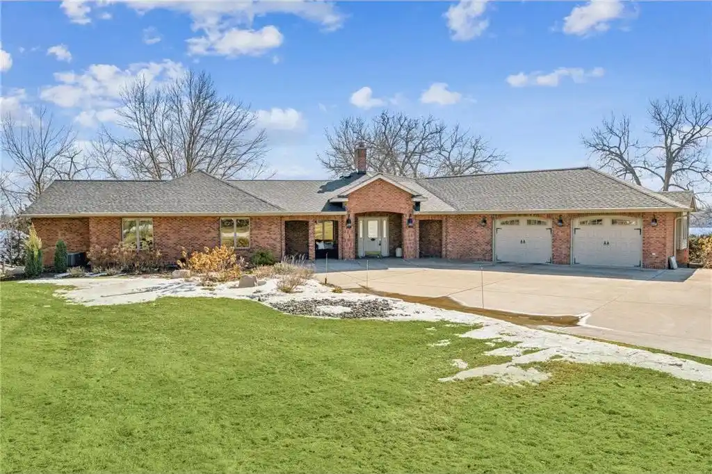 Breathtaking Property on Briggs Lake