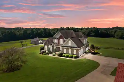 Ridgetop Retreat with Trails and Wildlife