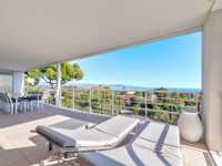 BRIGHT APARTMENT WITH PANORAMIC SEA VIEW
