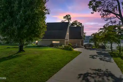 Douglas Lake Gem with Private Boat Dock