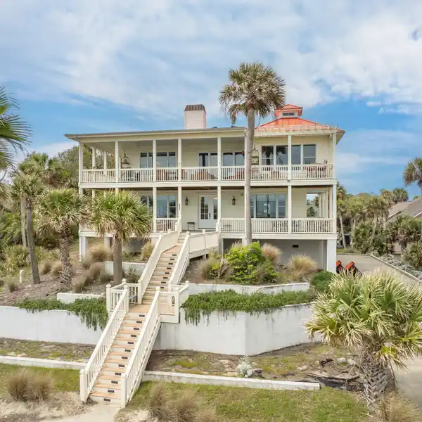SPECTACULAR WATERFRONT PROPERTY