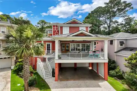 Custom Home in Bermuda Pointe